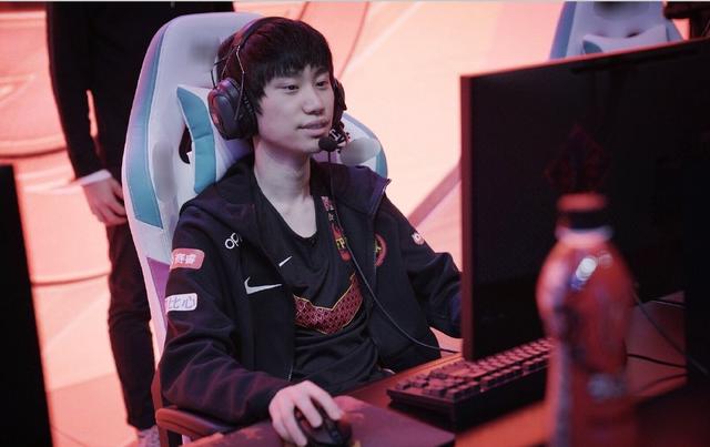 并通过趣味 并通过趣味