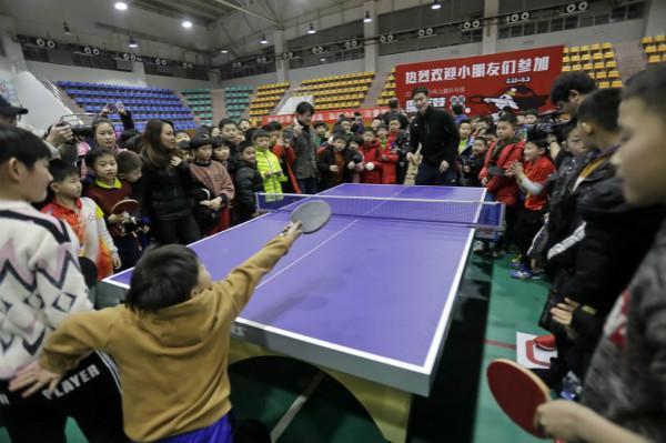 在中场安排 在中场安排