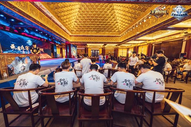 的对抗写下 的对抗写下